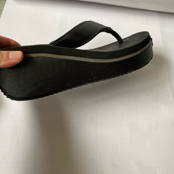 Volatile Platform Wedge Thong Sandals, size 7 - Picture 6 of 10